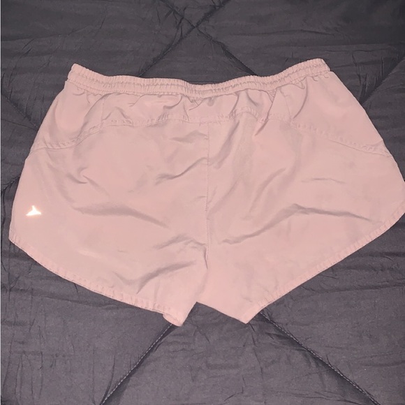 Mid rise dolphin hem run shorts 3” inseam - Picture 3 of 3